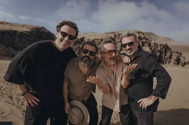 Julián Saldarriaga, de Love of Lesbian, en su gira de despedida antes del parón: "Es inevitable que nuestro vínculo con A Coruña y con Galicia sea muy intenso y muy cercano"