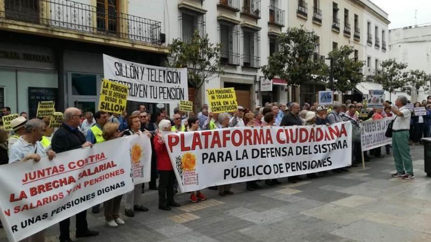 Los pensionistas piden viviendas sociales y actividades lúdicas