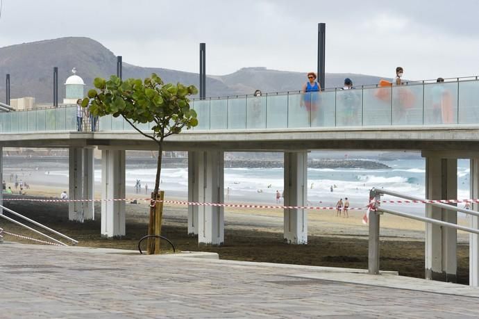 25-08-2020 LAS PALMAS DE GRAN CANARIA. Reportaje en la playa de Las Canteras (La Cícer) con las nuevas medidas Covid. Fotógrafo: ANDRES CRUZ  | 25/08/2020 | Fotógrafo: Andrés Cruz