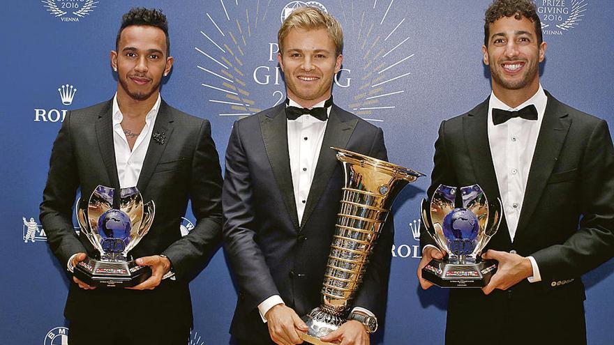 Hamilton, Rosberg y Ricciardo, durante la gala de la Federación Internacional.