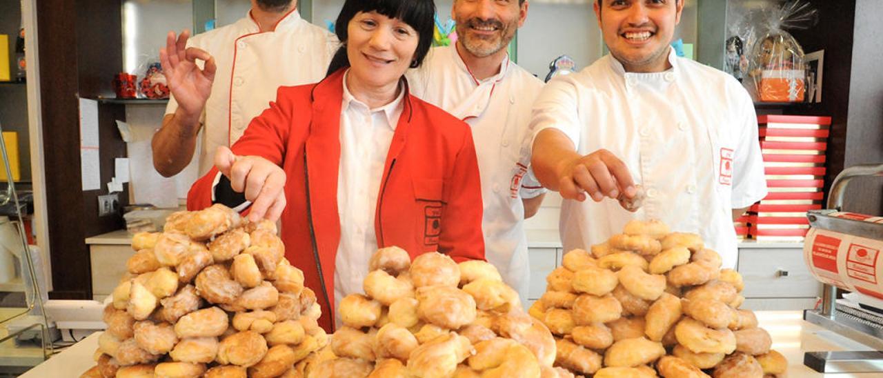 Suculentos melindres de la pastelería Yoli de Vilagarcía de Arousa. //Iñaki Abella