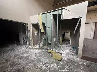 Denuncian a un empresario británico por destrozar dos naves industriales en Ibiza