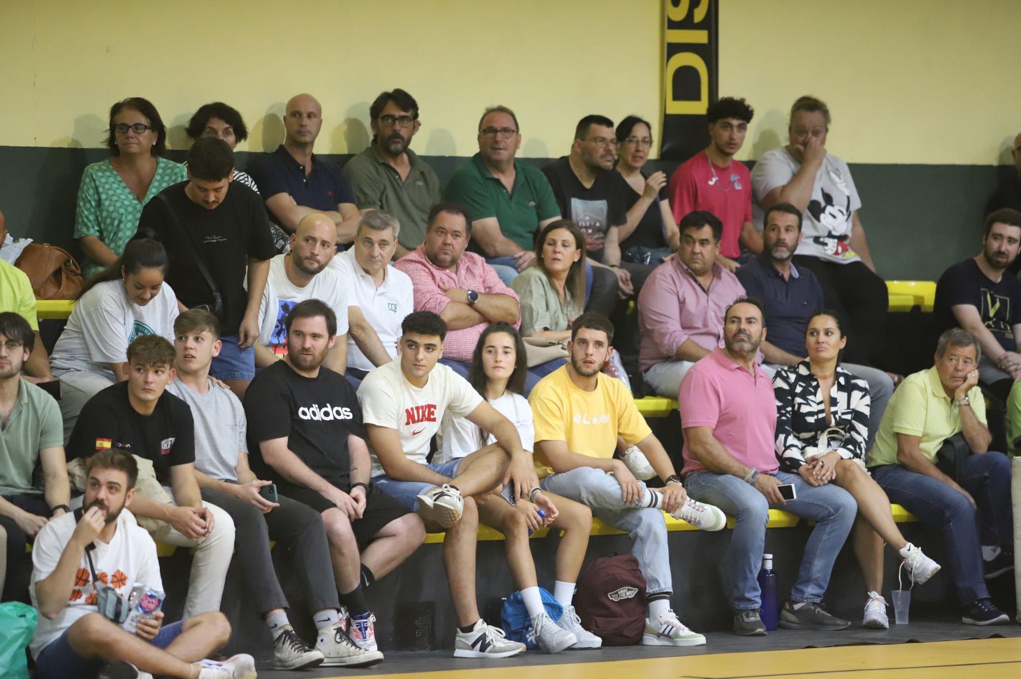 La semifinal de Copa Diputación Coto Córdoba Baloncesto - Peñarroya, en imágenes