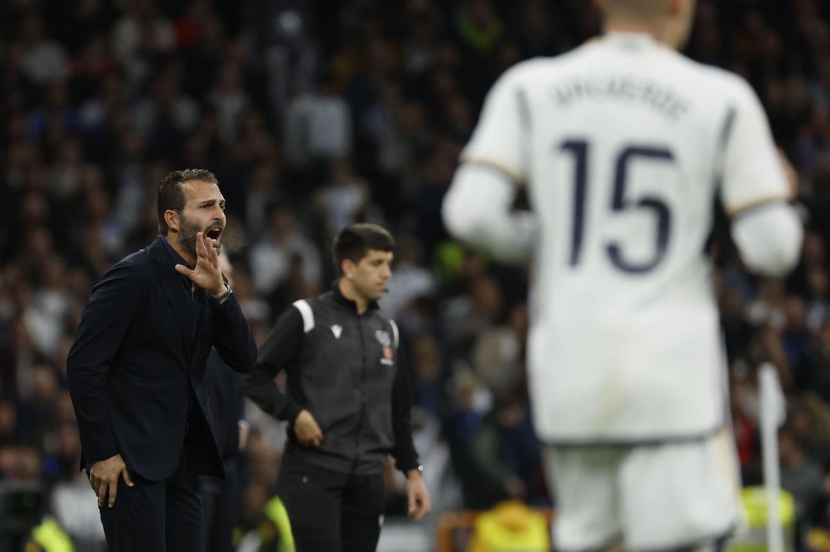 Baraja, crítico tras la derrota en el Bernabéu: “Puedes perder, pero no de esta forma”