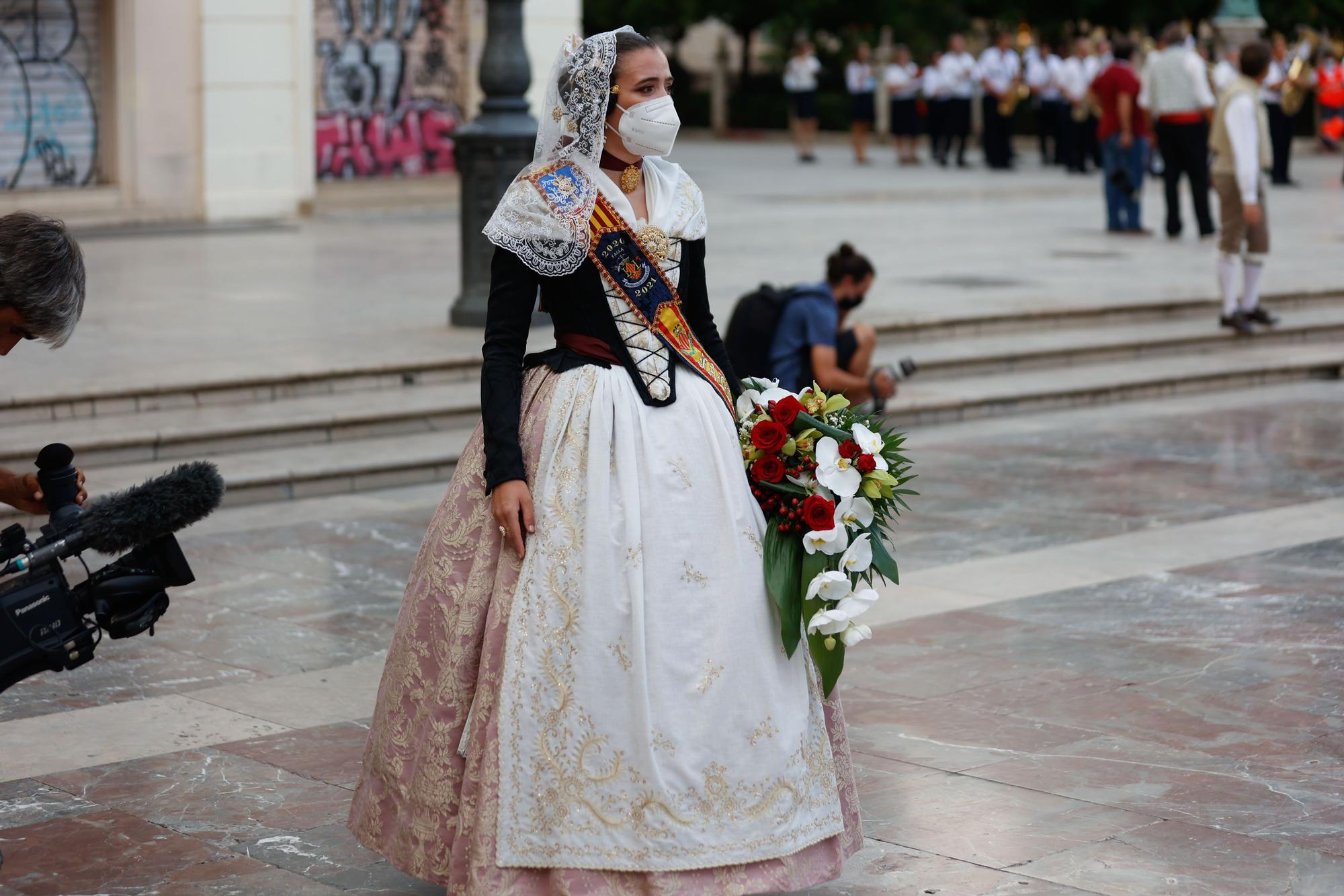 Búscate en el segundo día de Ofrenda por la calle Caballeros (entre las 17.00 y las 18.00 horas)