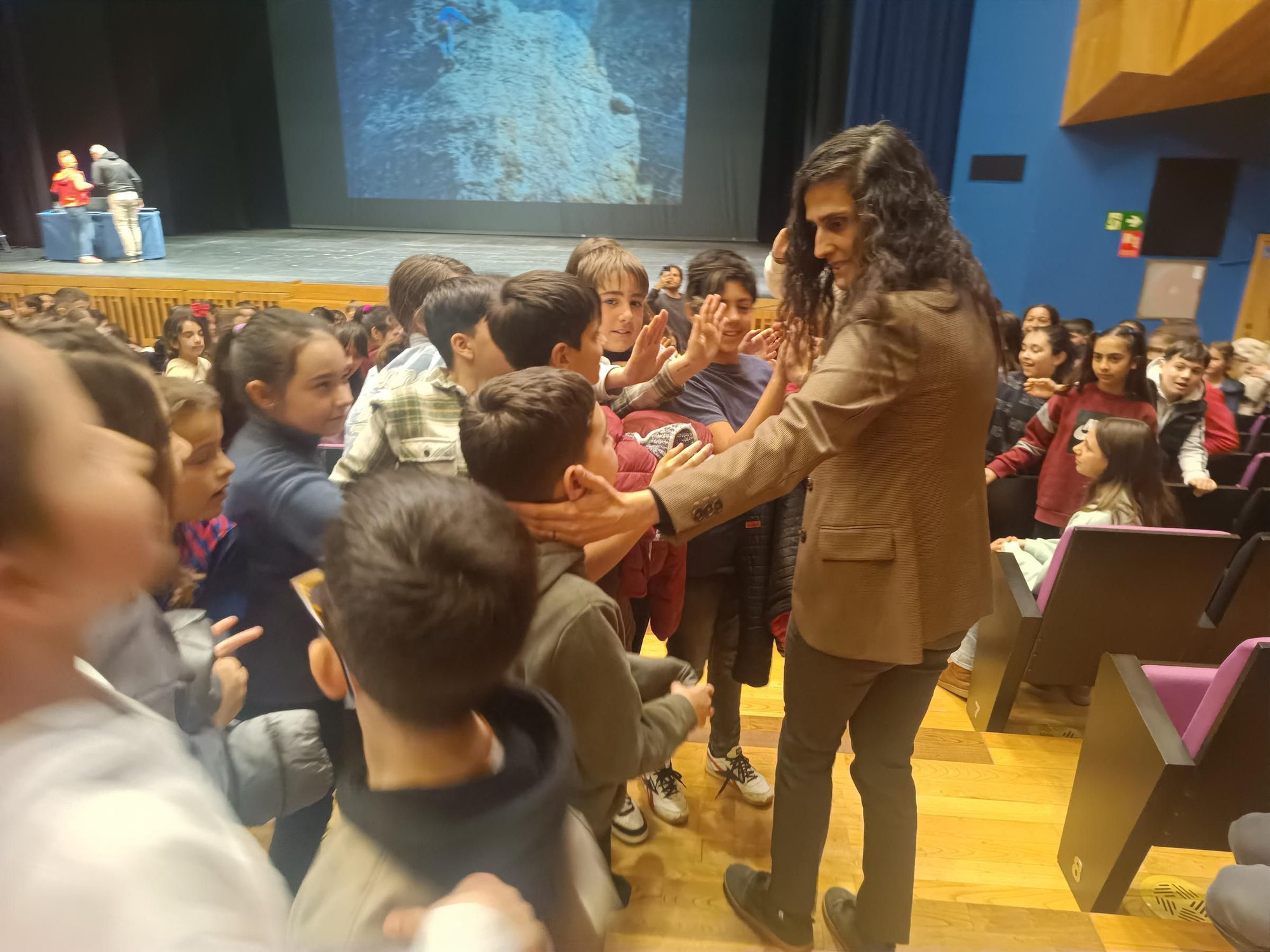 La entrega del Premio Mujer Sierense a Montse Tomé, en imágenes