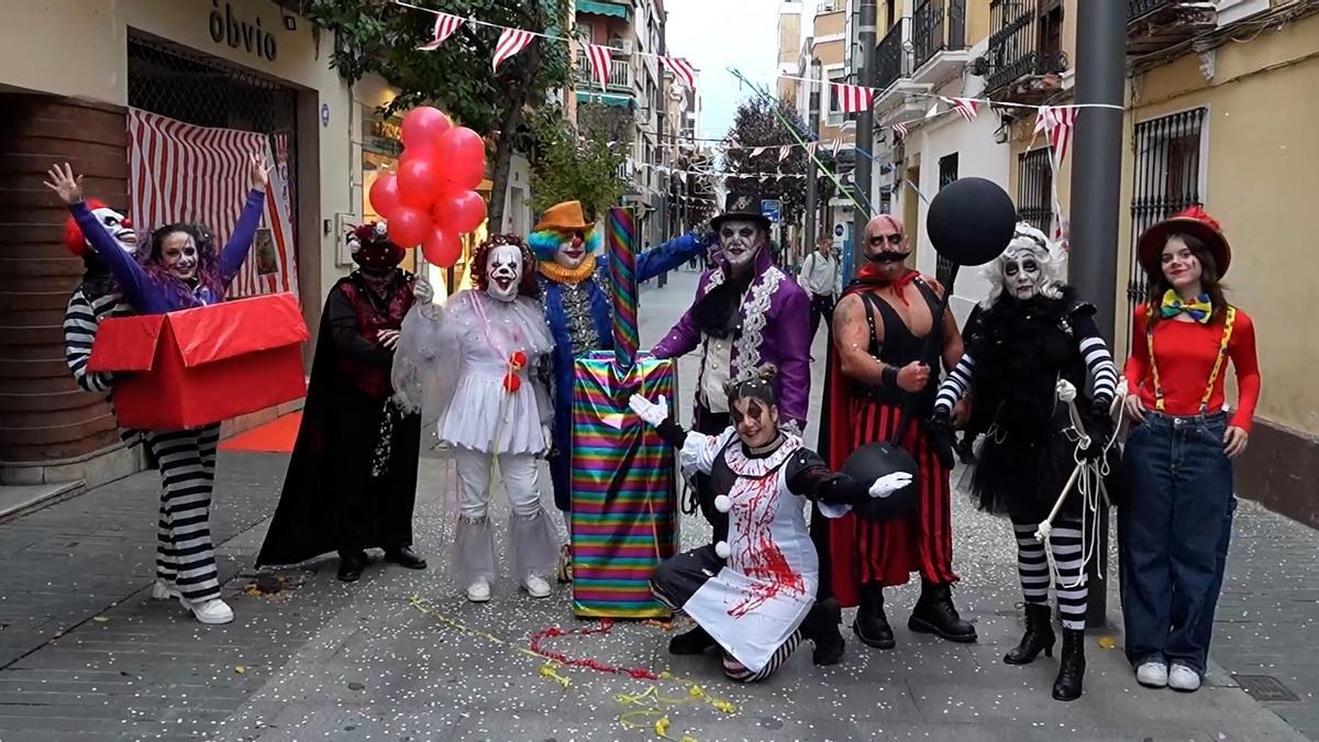 Vídeo | Desfile del Circo de los Horrores en la calle Menacho