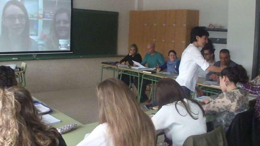 Una de las clases de la Escola Oficial de Idiomas en Cangas. // FdV