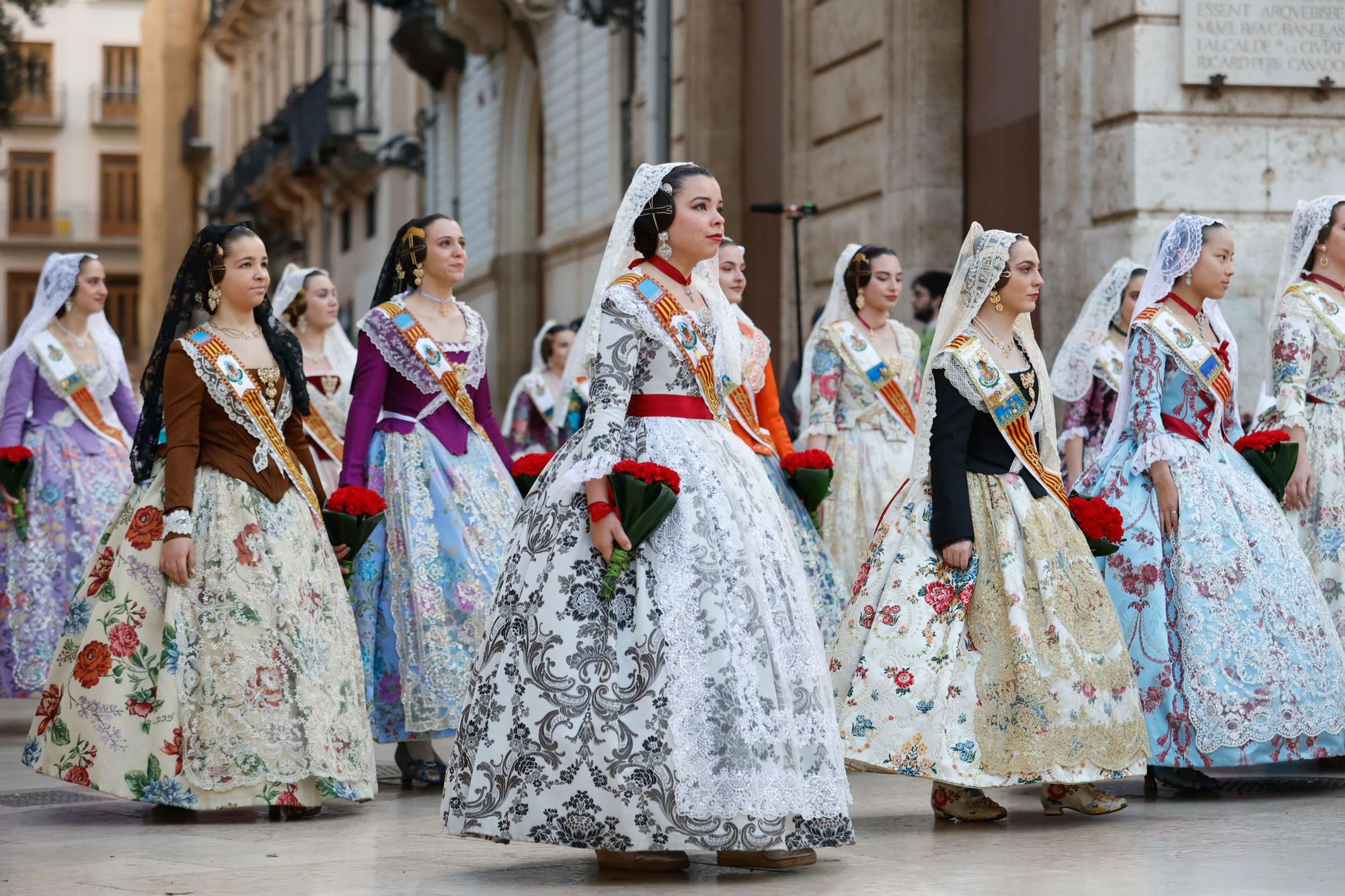 Búscate en el primer día de la Ofrenda en la calle San Vicente entre las 18:00 y las 19:00