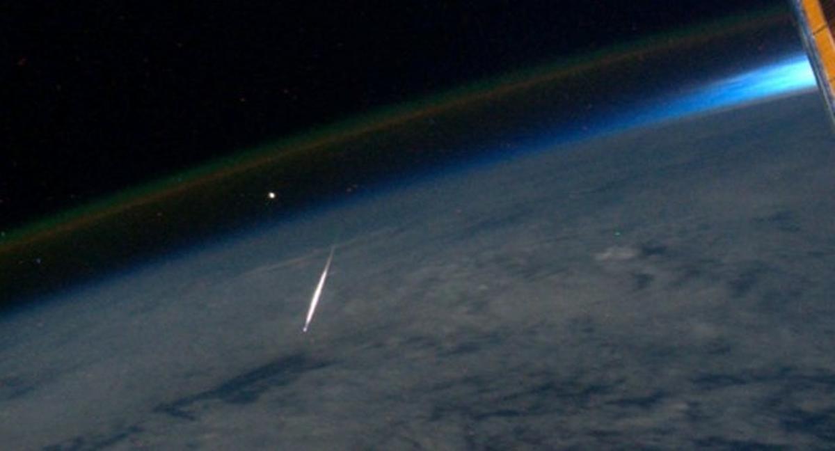 Una perseida, observada desde la Estación Espacial Internacional