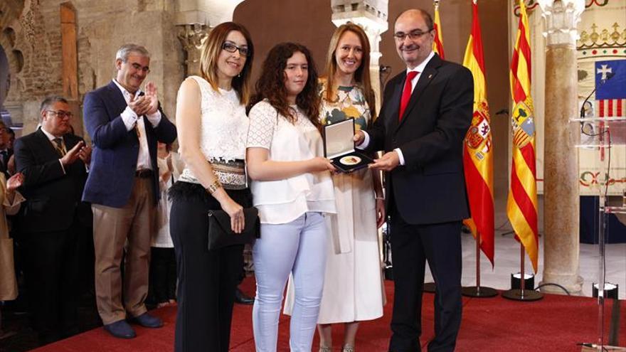 El CEIP Ramón y Cajal recibe la medalla de Aragón a la educación