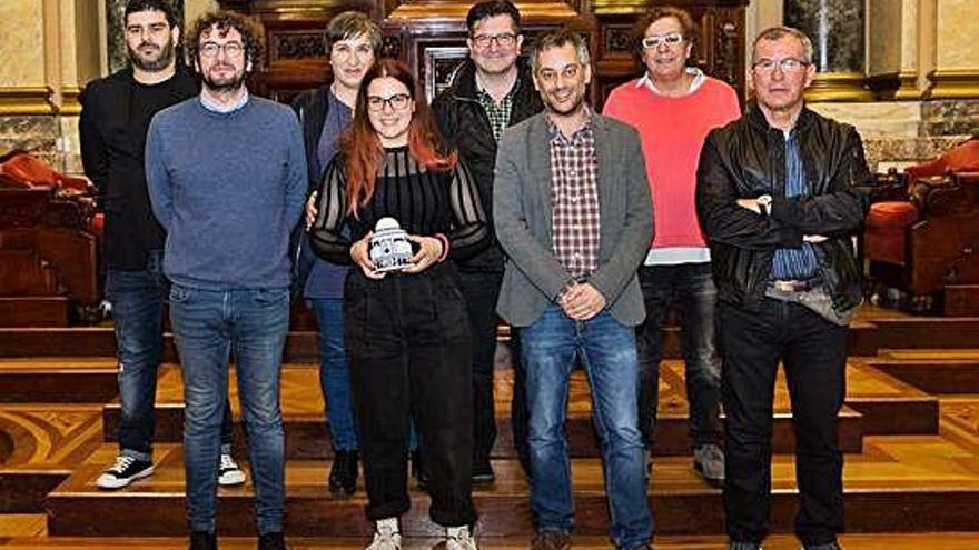 Irene Blanco, entre José Manuel Sande y Xulio Ferreiro, en el acto de ayer en el Concello.