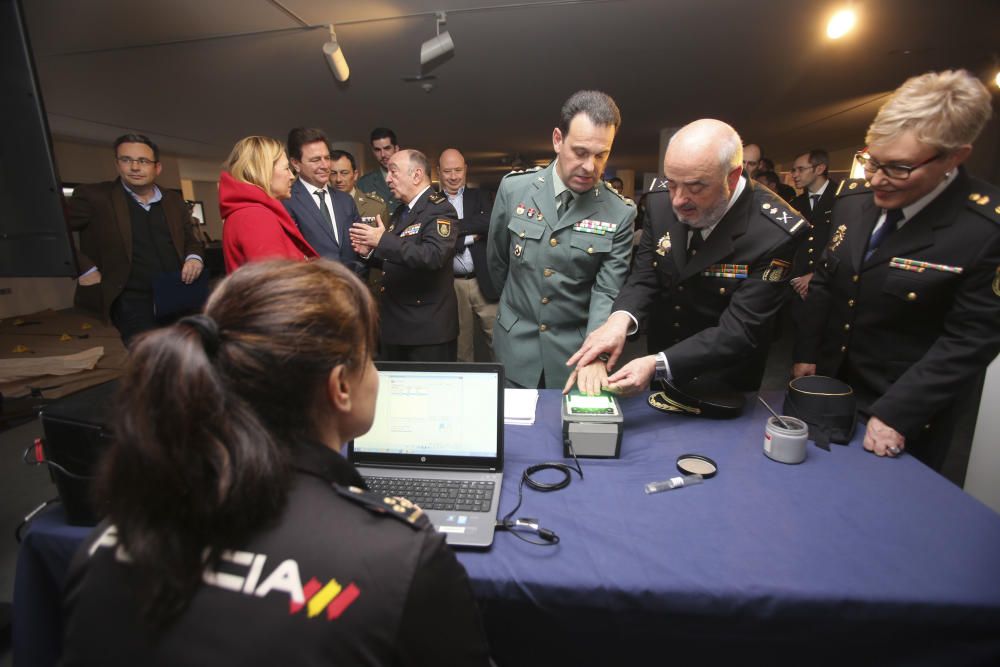 La exposición de Policía Científica se ha inaugurado en el ADDA.