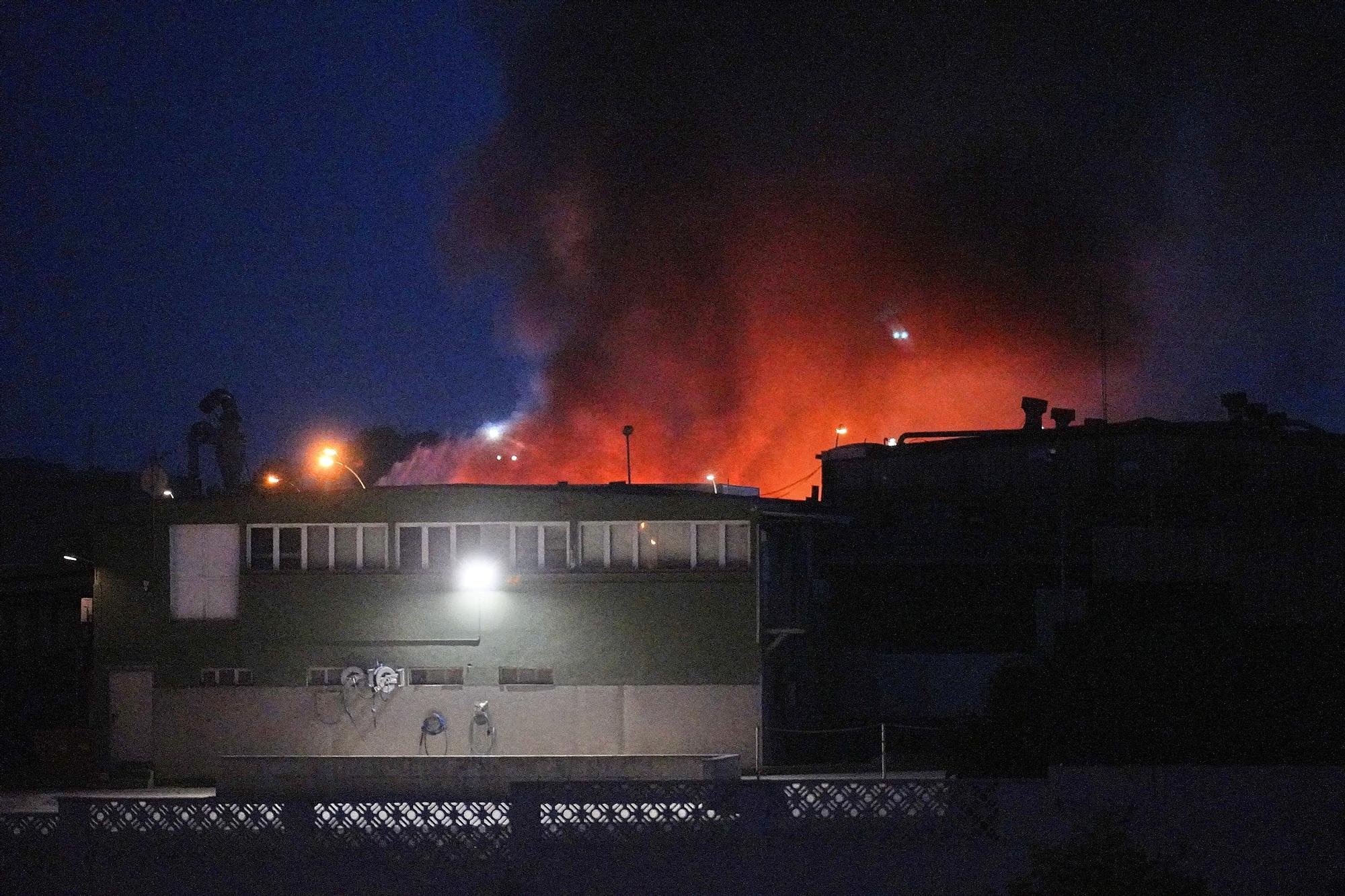 Un incendi destrossa una fàbrica de bicicletes i patinets a Vilablareix