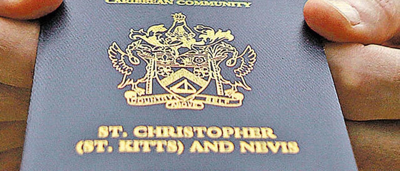 Un pasaporte de San Cristóbal y Nieves (St. Kitts and Nevis), una de las islas caribeñas consideradas paraíso fiscal.