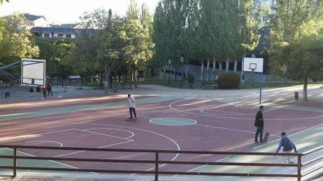 La pista del parque León Felipe, en Zamora, reparada