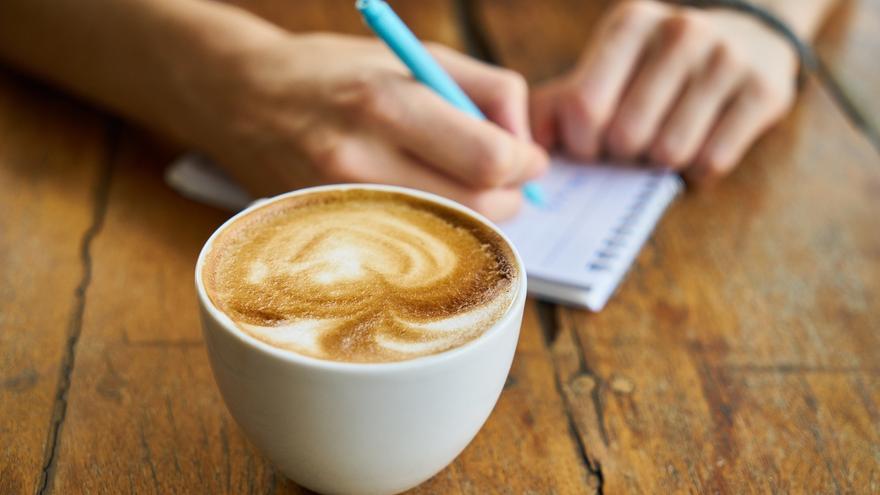 Expertos te piden que no tomes café en este momento del día (y seguro que lo haces)