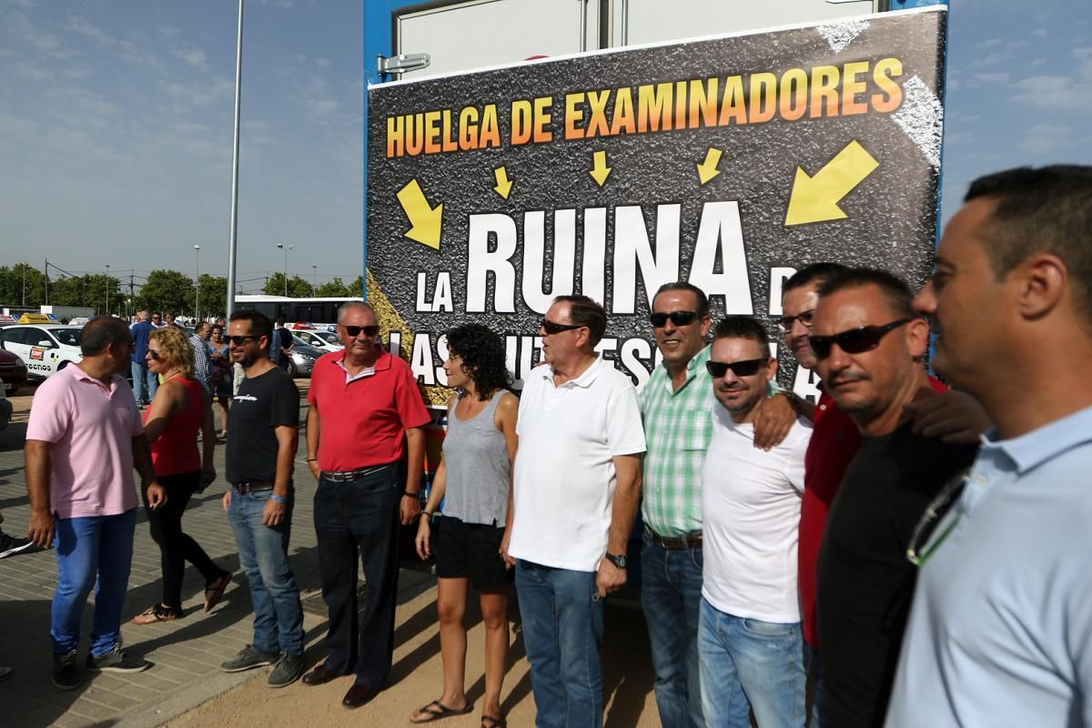 Fotogalería / Manifestación en Córdoba de autoescuelas