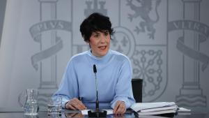 La ministra de Inclusión Seguridad Social y Migracioneas y portavoz del Gobierno, Elma Saiz, durante la rueda posterior al Consejo de Ministros en el Palacio de la Moncloa, a 27 de enero de 2026, en Madrid (España). El Gobierno ha aprobado este martes un