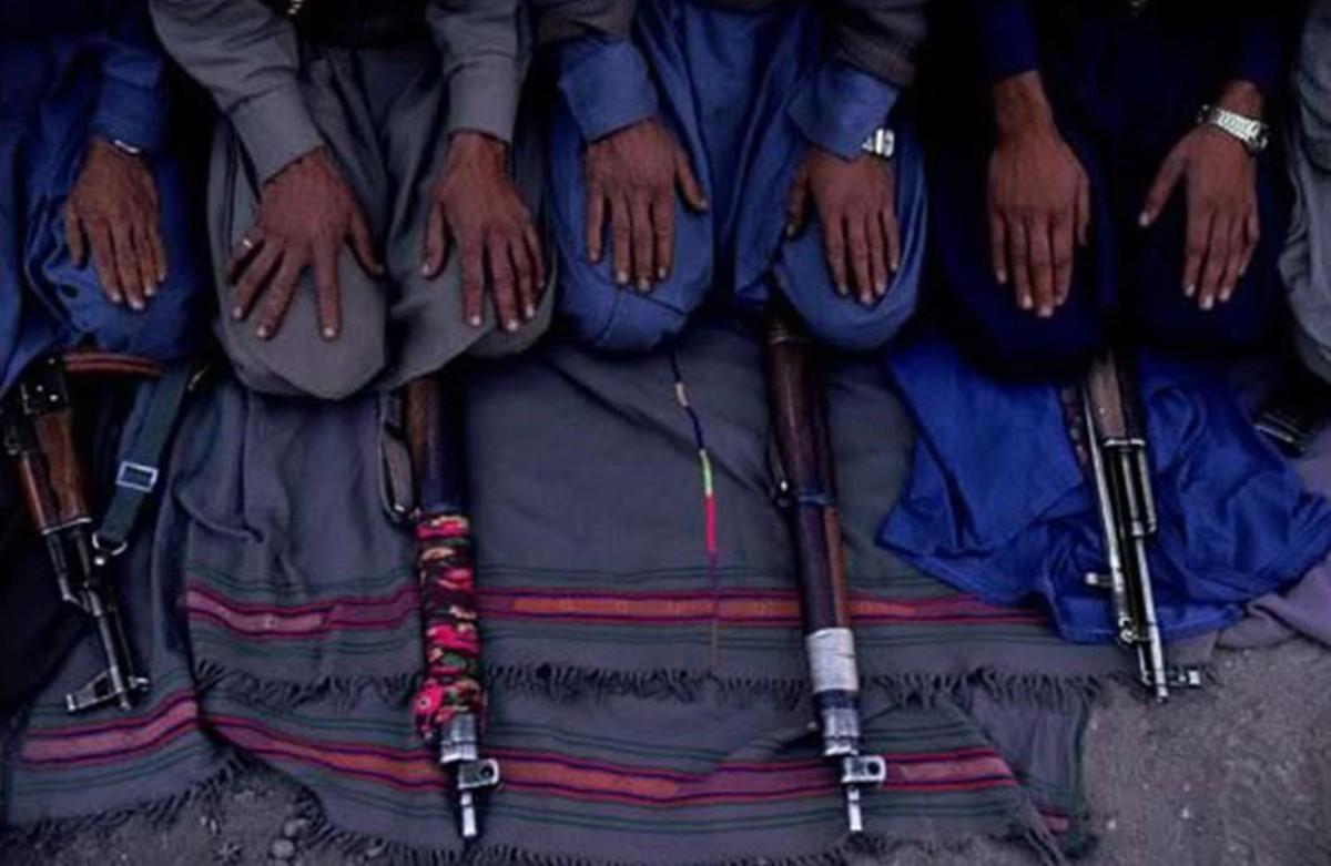 jcortadellas33949864 afghanistan  1986   mujahedin praying while on an 160519133321