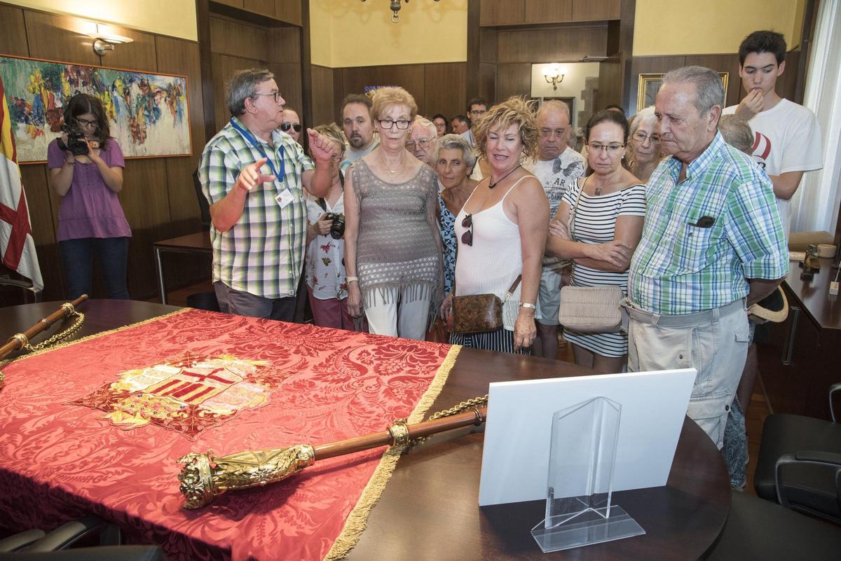 Dins dels despatx d'alcadia en la commemoració del 125è aniversari de les Bases de Manresa