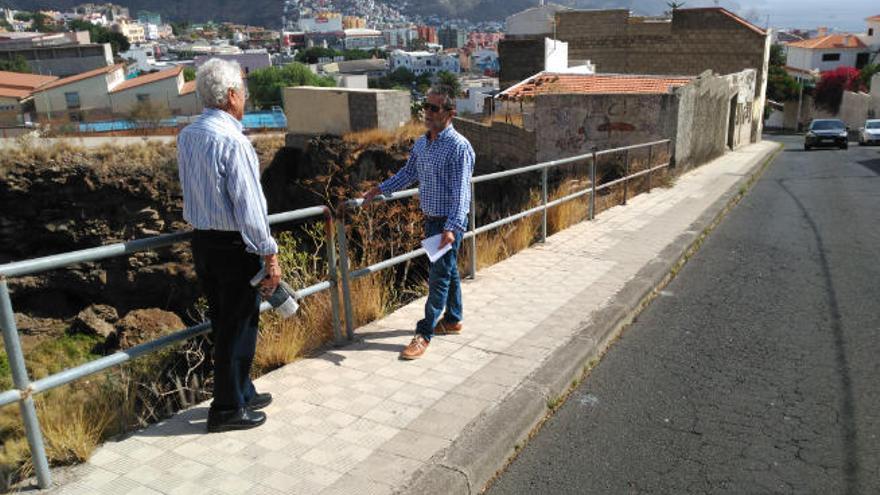 José Carlos Rodríguez y Mauro Díaz en la zona afectada.