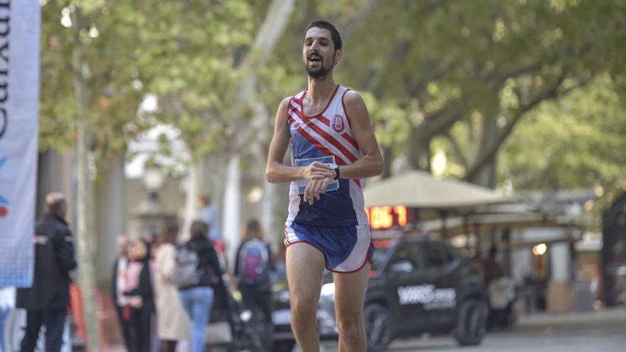 Busca&#039;t a les fotos dels 10 km urbans de Manresa 2022