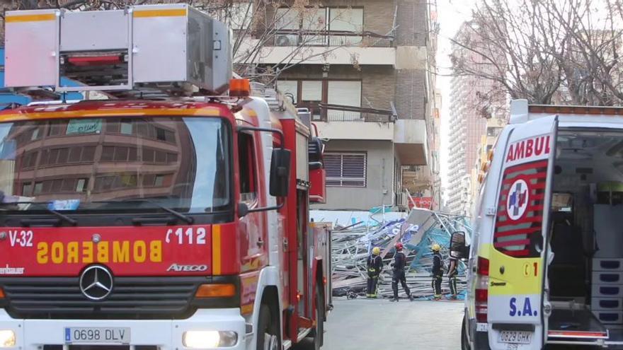 Caos en el centro de Alicante por el desplome de un andamio