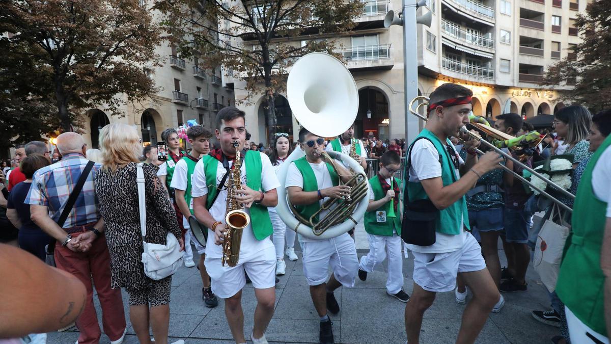 En imágenes | El Maratón de charangas se apodera del centro de Zaragoza