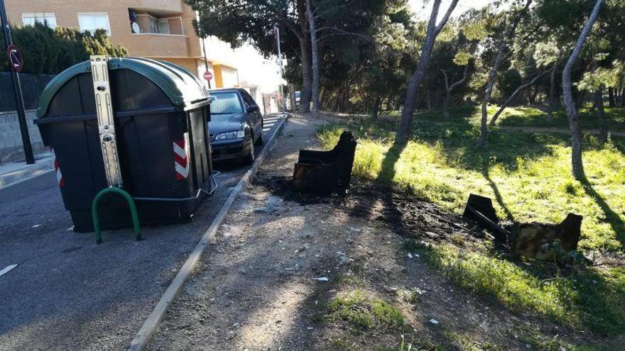 Cuatro contenedores incendiados la pasada madrugada en Torrero