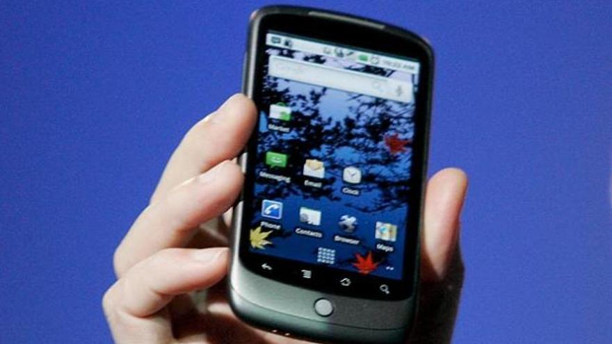 Un móvil con Android.