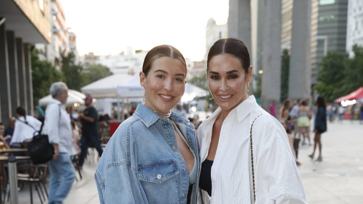 Alba Díaz y Vicky Martín Berrocal a su llegada al concierto de Rosalía