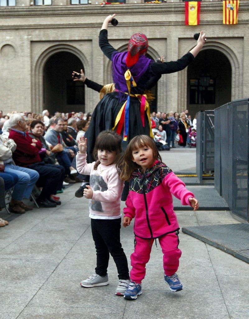 Jotas en la Plaza del Pilar.