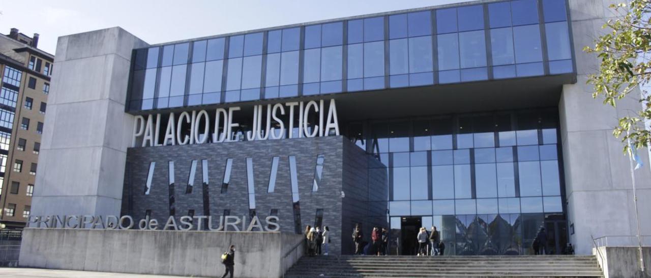 El Palacio de Justicia de Gijón, ayer por la mañana.