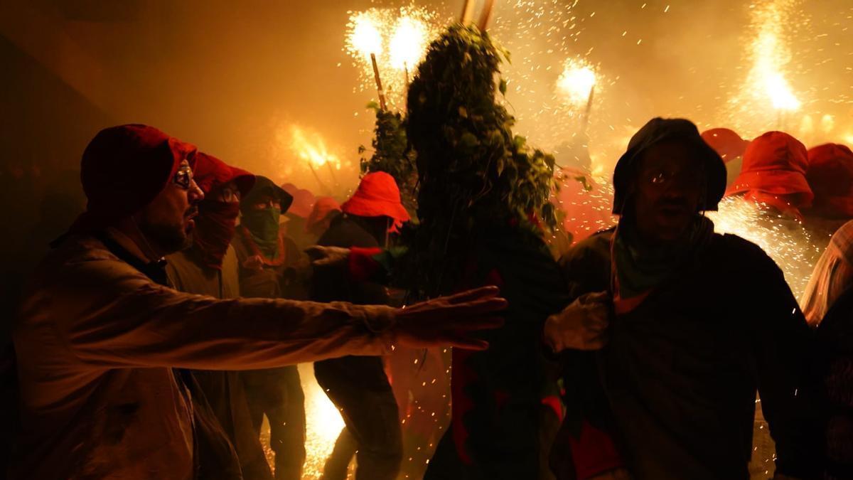 Així ha estat el primer salt de Plens de la Patum 2026