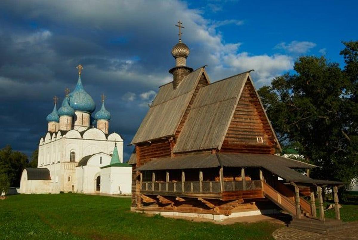 Catedral de la Natividad en el kremlin de Suzdal.