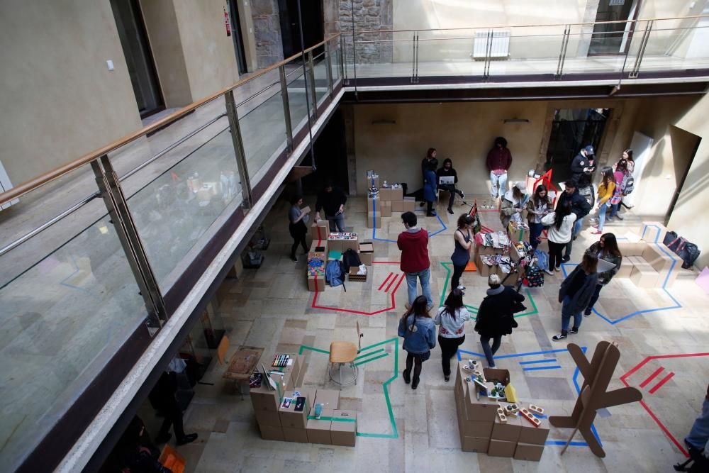 Mercadillo en la Escuela de Camposagrado