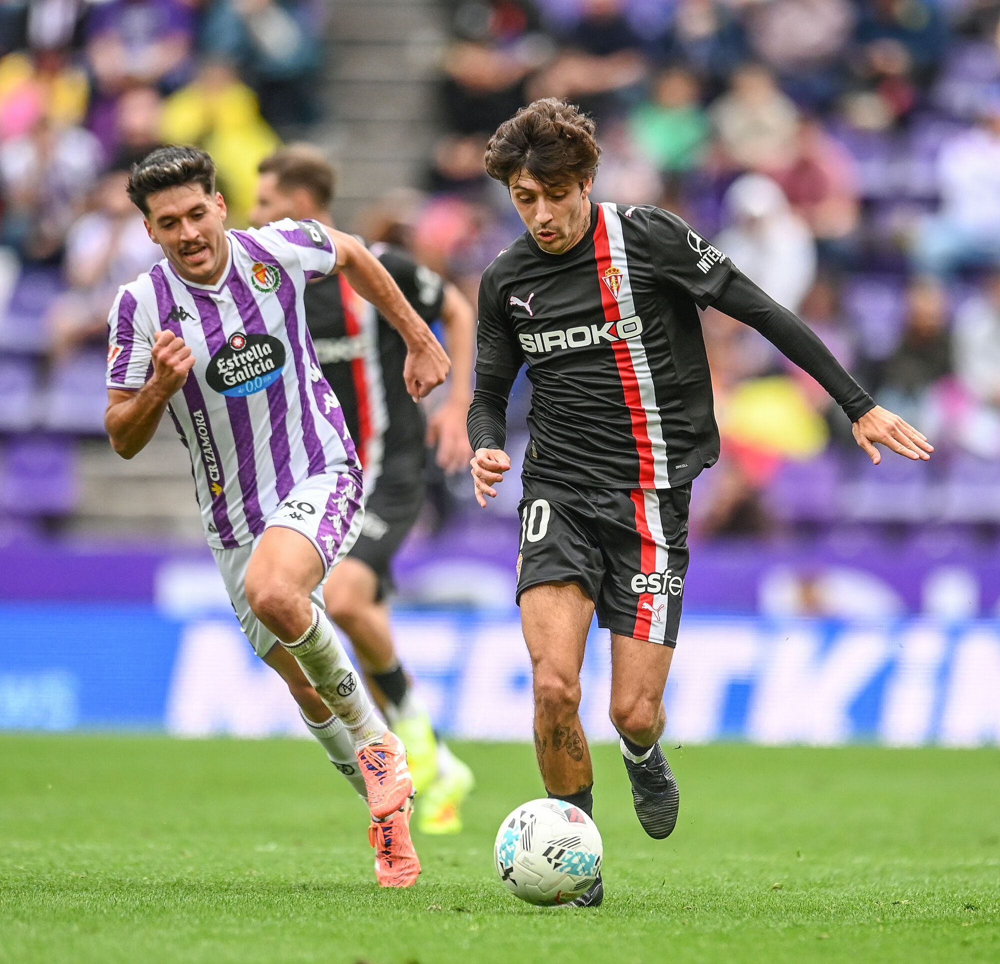 EN IMÁGENES: El Valladolid-Sporting disputado en Zorrilla con notable presencia de La Mareona