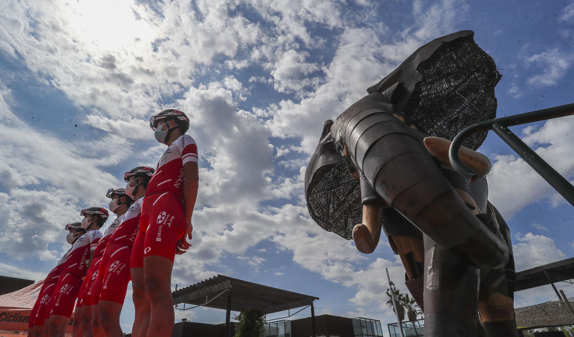 Salida de la Volta Ciclista a la provincia de Valencia