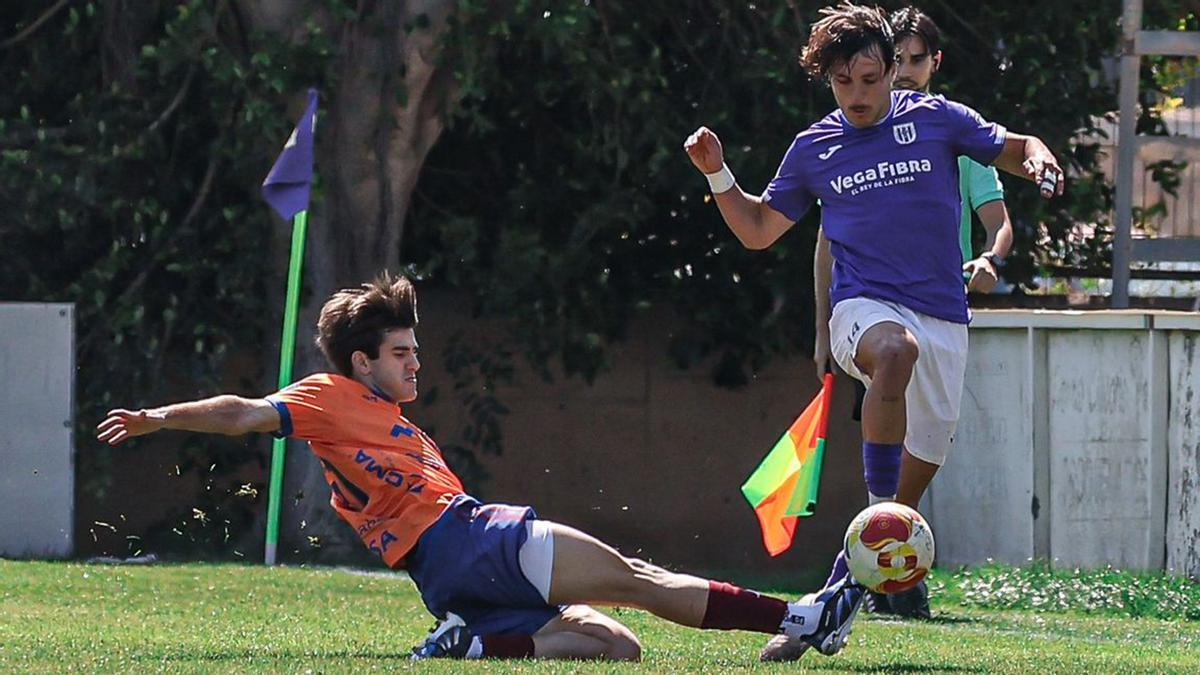Boronat en un lance del partido disputado en Torrellano.