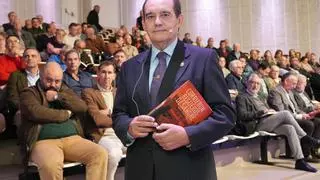 Aurelio Fernández: «'Corrieron regueros de sangre' es una obra al servicio de la paz, la concordia y el diálogo»