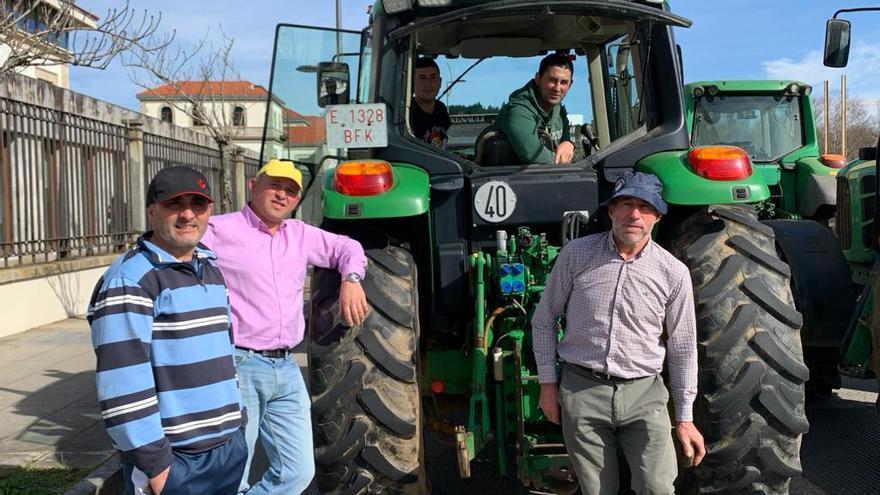 Los agricultores llegan a la sede de la Xunta