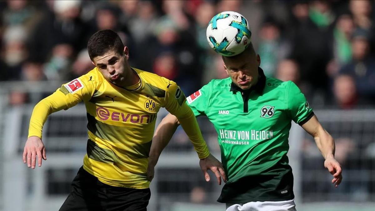 Christian Pulisic fue titular en el Borussia Dortmund de Peter Stoger