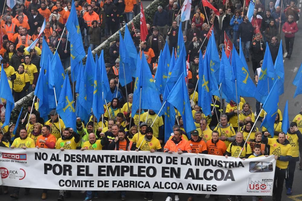 Manifestación en defensa del empleo en Alcoa