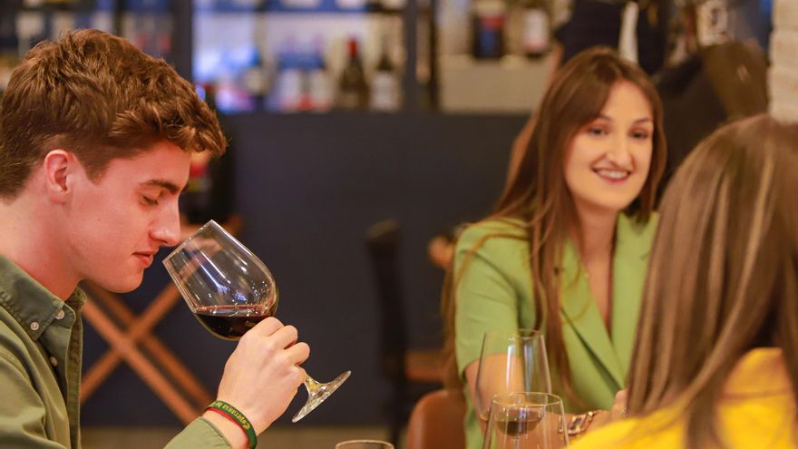 Disfruta de una experiencia gastronómica única con «Maridaje en Ruta»
