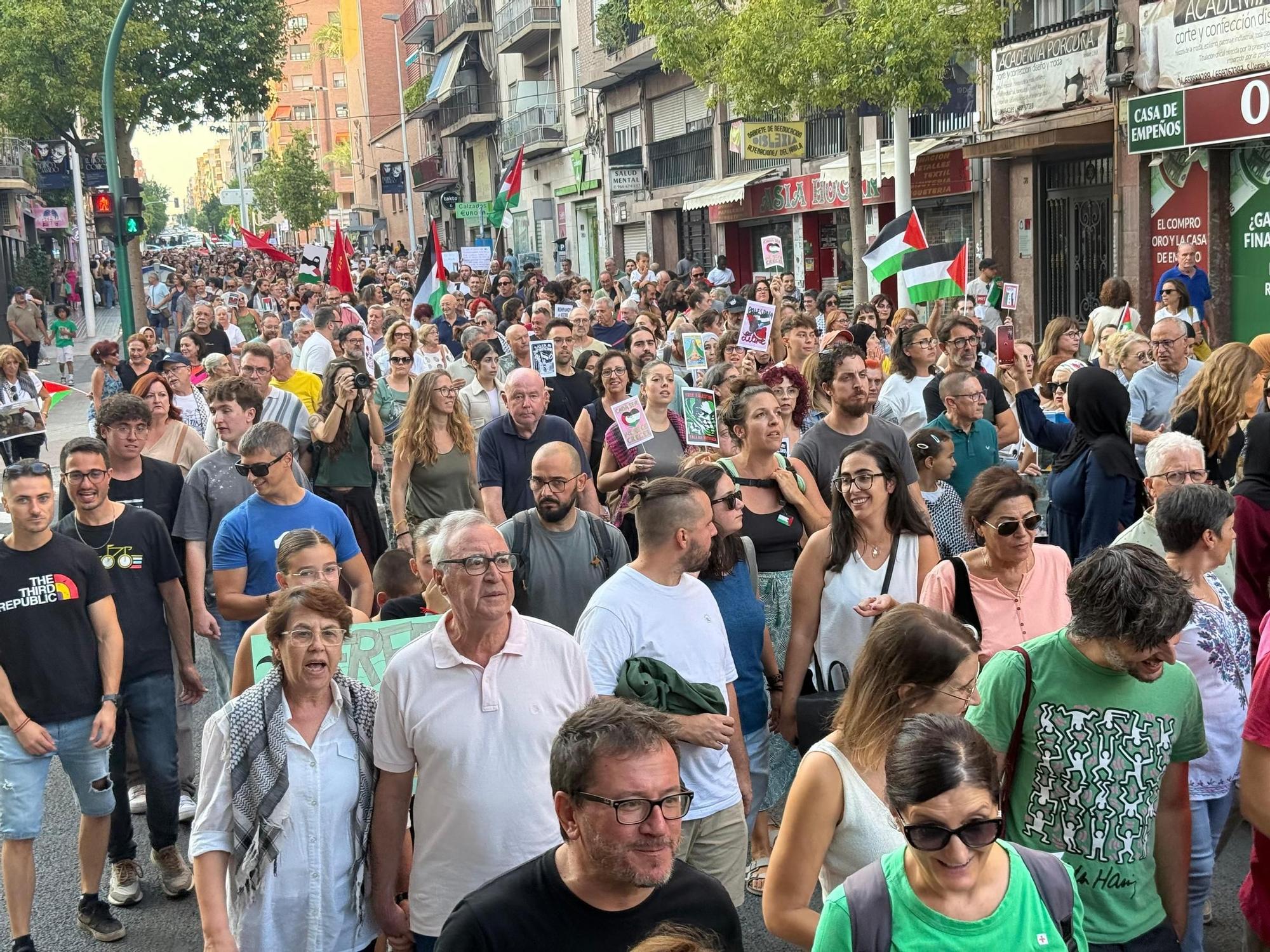 Así ha sido la multitudinaria manifestación para exigir la libertad de Palestina en Elche