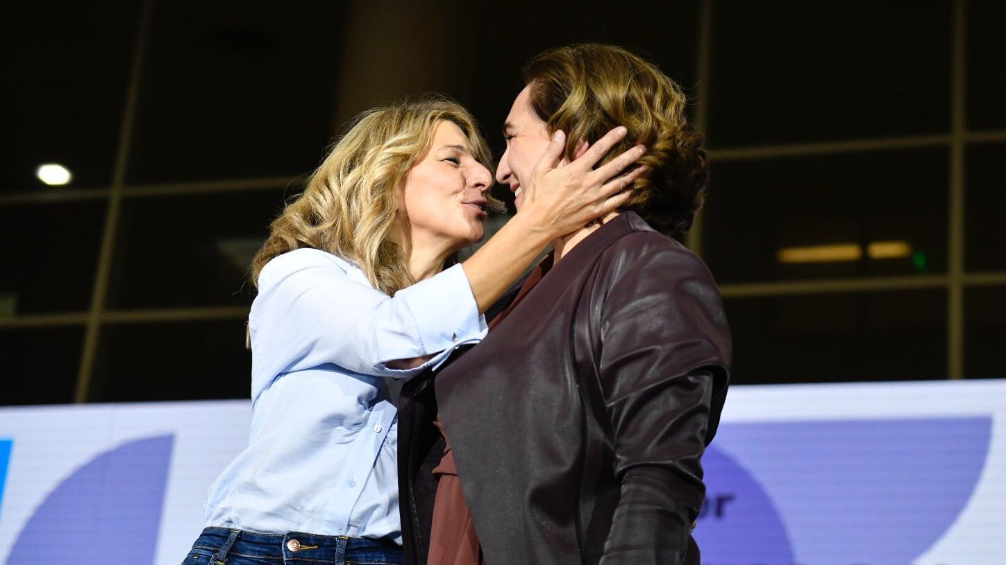 Yolanda Díaz y  Ada Colau en la  Assemblea Nacional de los Comuns este domingo.