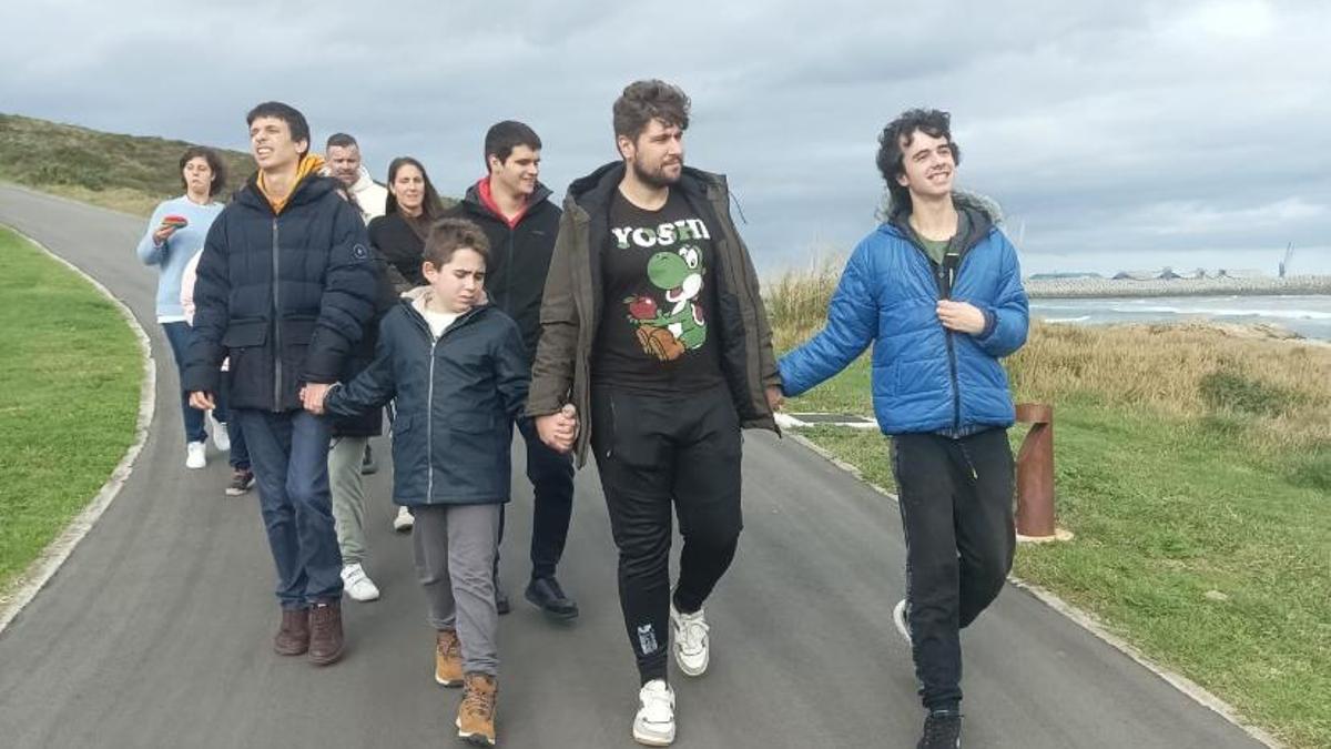 Jóvenes usuarios de Aspanaes, en una actividad de la asociación