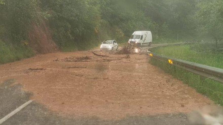 De les platges plenes al matí a fortes pedregades a la Garrotxa i al Ripollès