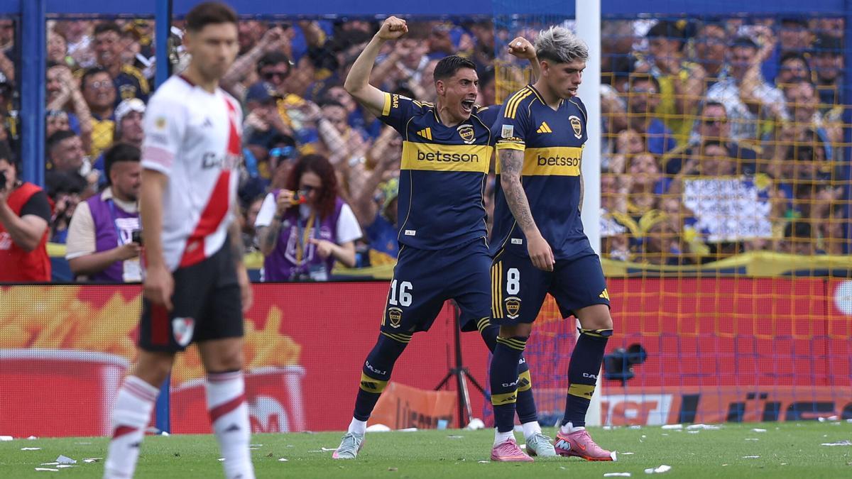 Miguel Merentiel de Boca celebra un gol en el Boca Juniors - River Plate en el estadio de La Bombonera en Buenos Aires